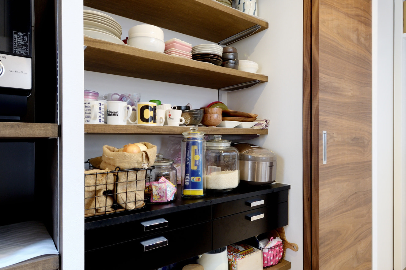 キッチン収納内の並べ方
