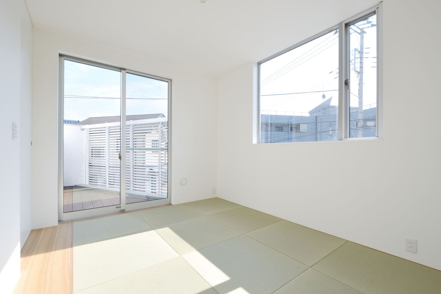 テラスに連続する和室