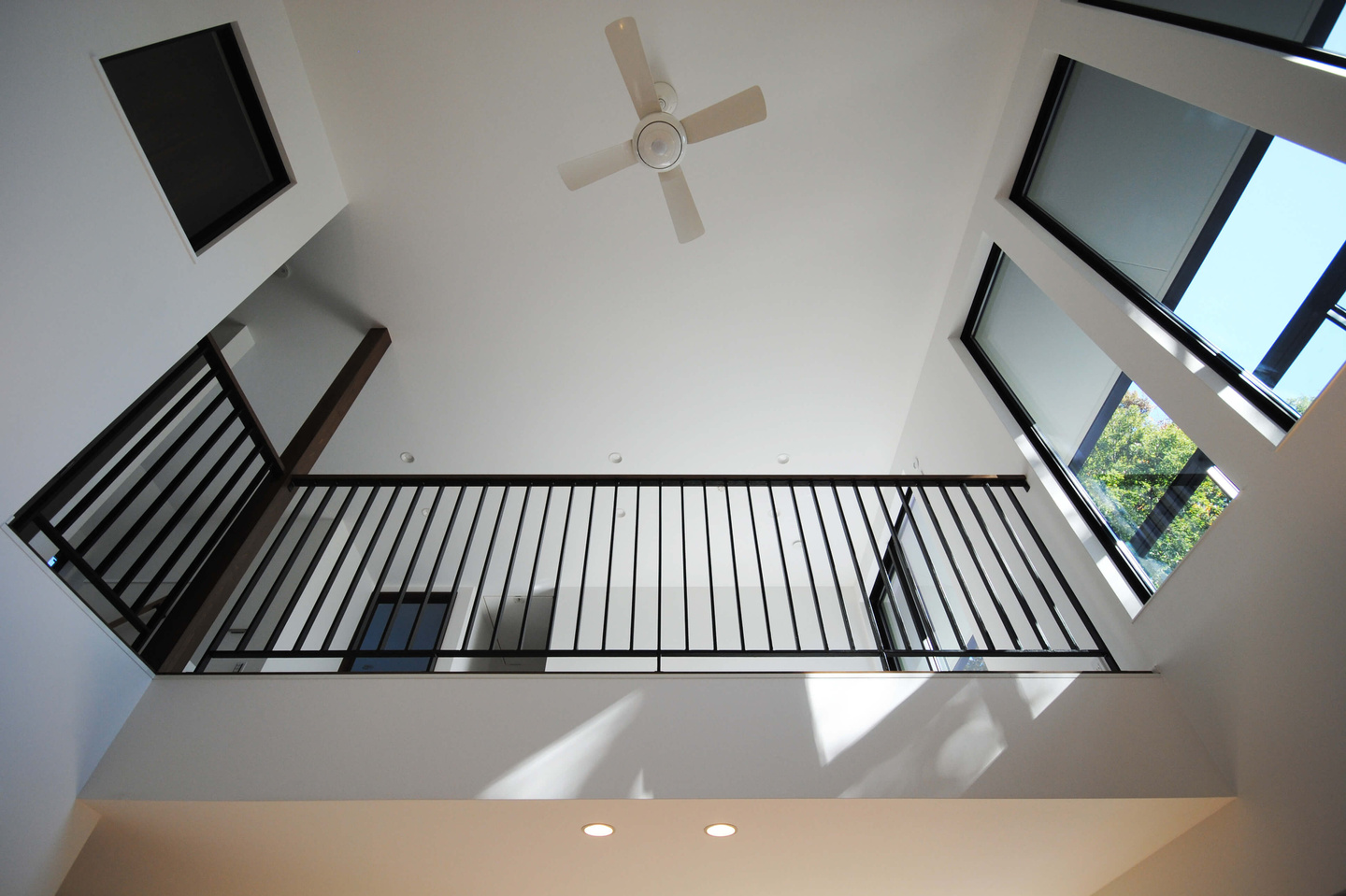 奥行き感のある玄関ホール