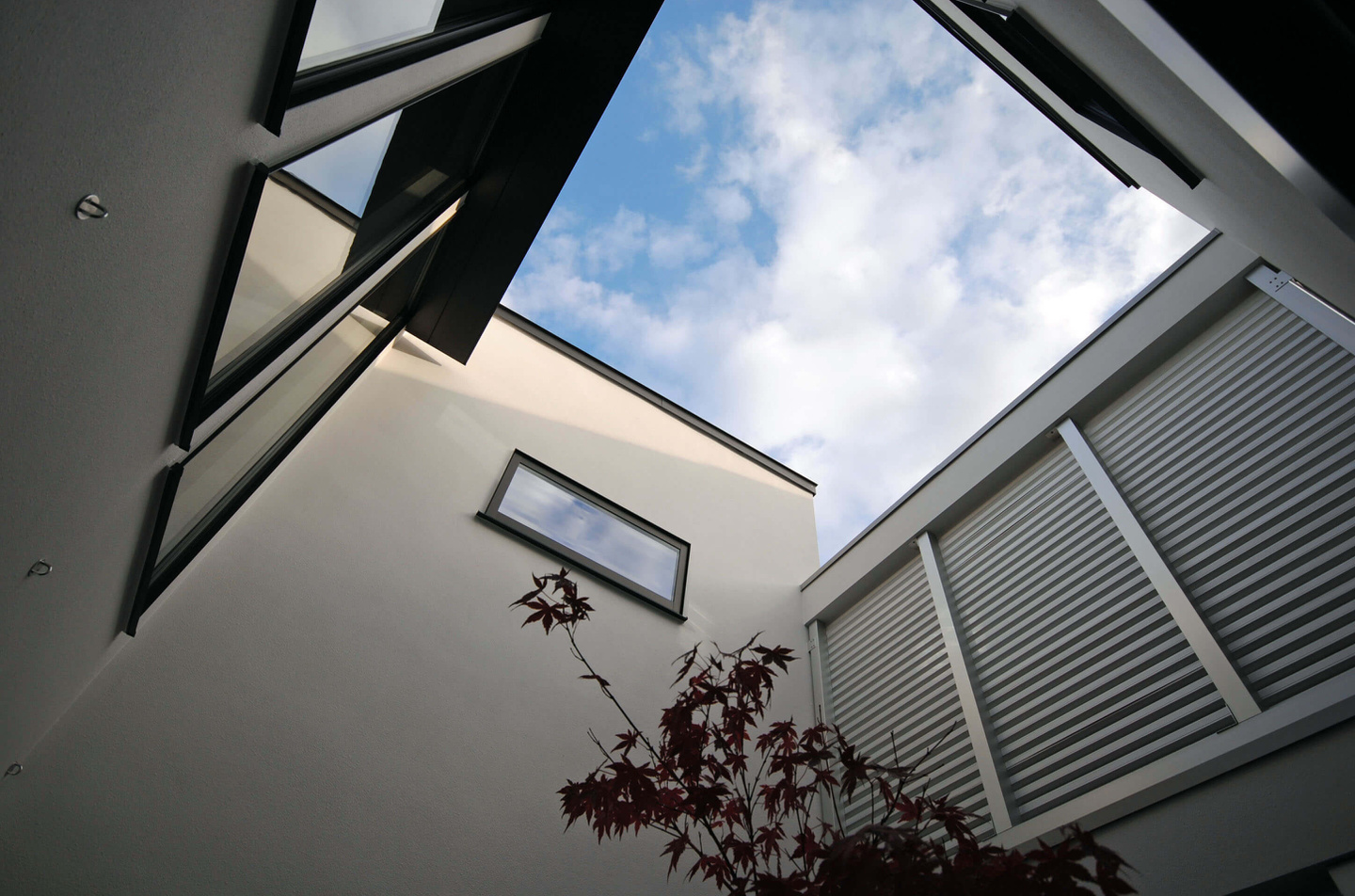 階段から取り入れる採光