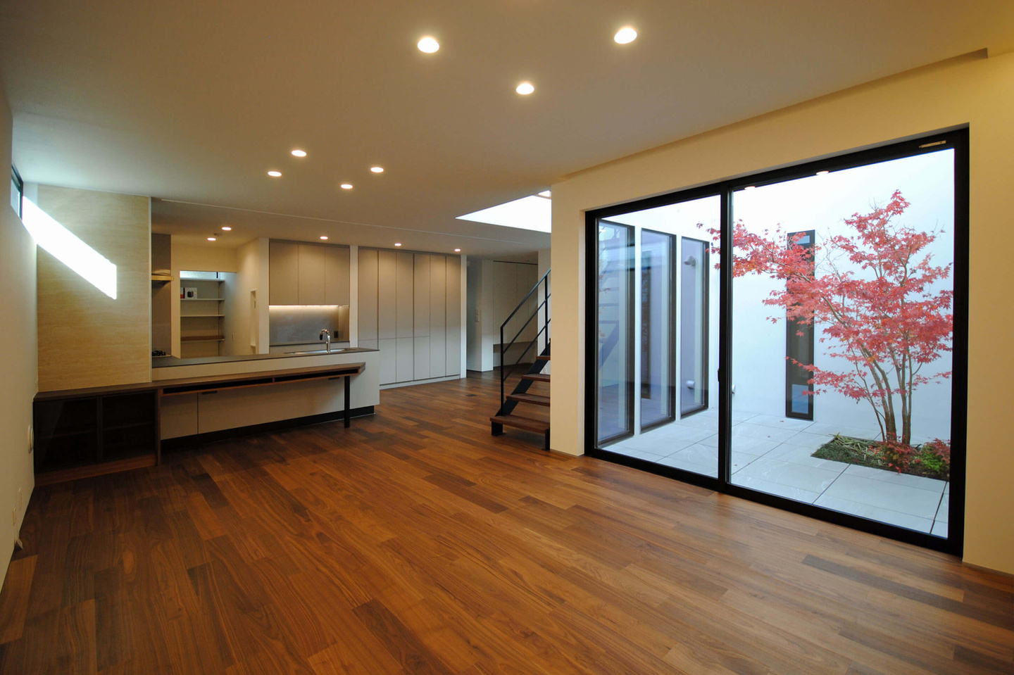 大容量の収納を確保した玄関周り